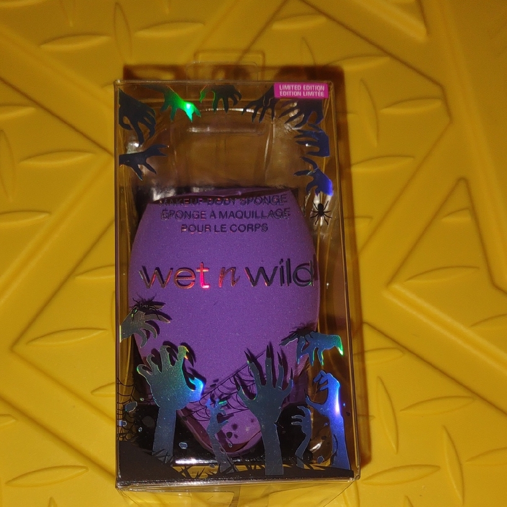 Wet n Wild Limited Edition Purple Body Sponge